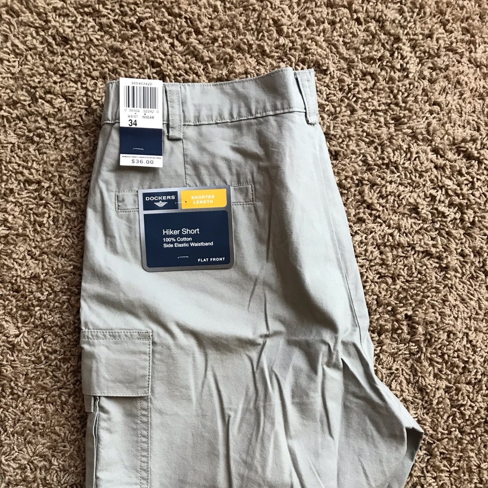 Men’s Dockers gray cargo shorts
